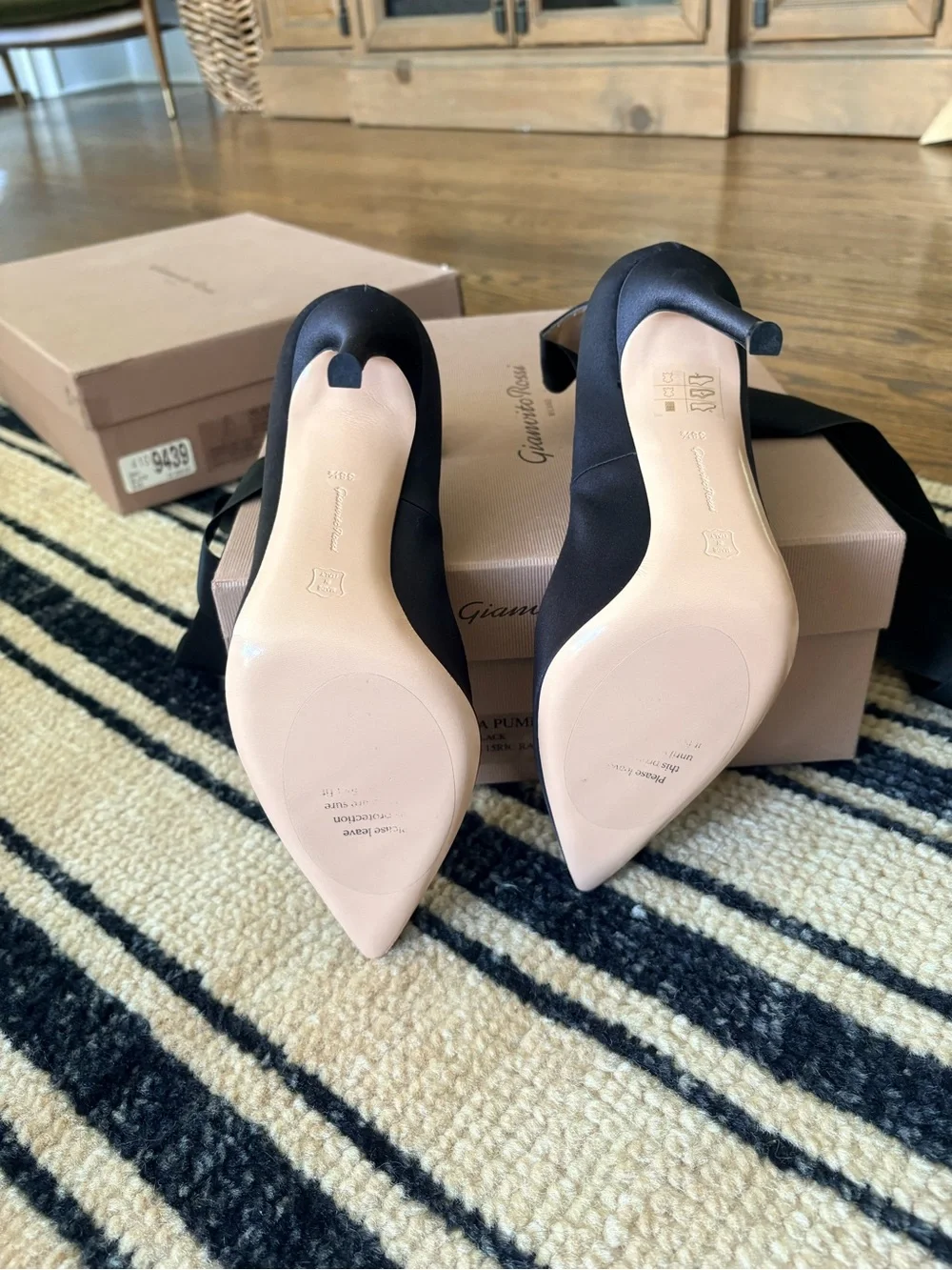 New Gianvito Rossi Black Satin Pointed-Toe Stiletto Pumps